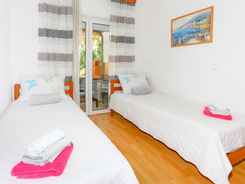 Kaštel Štafilić Apartments Damir מראה חיצוני תמונה