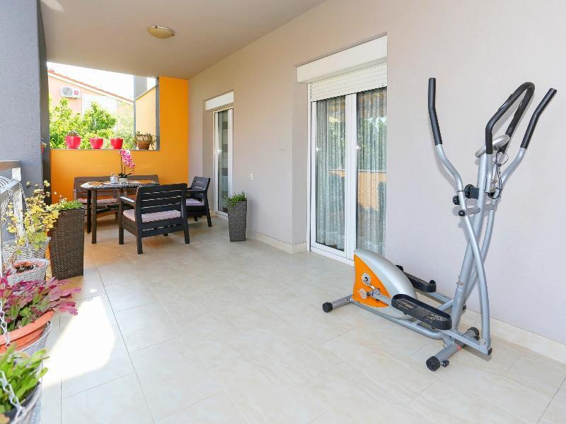 Kaštel Štafilić Apartments Damir מראה חיצוני תמונה