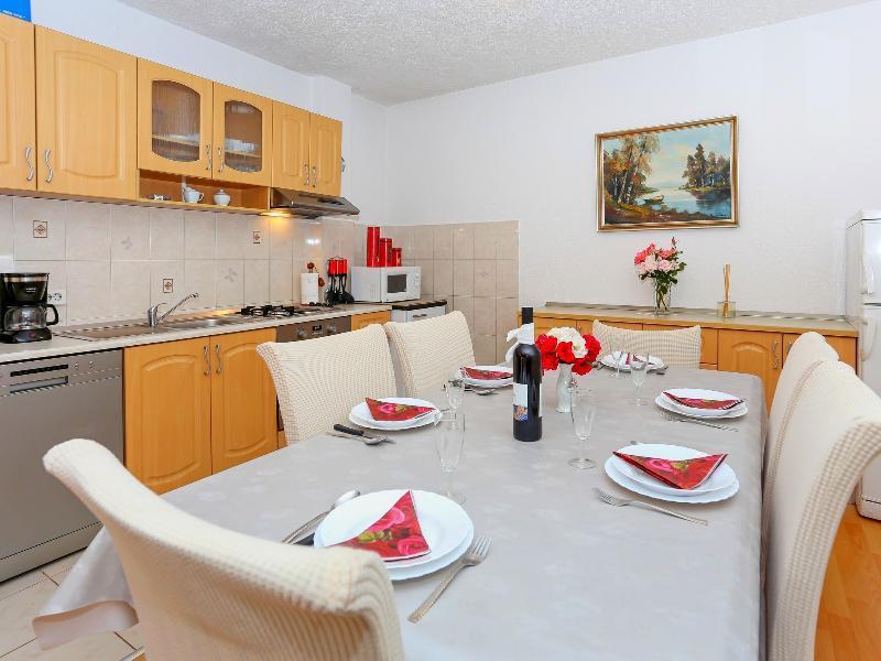 Kaštel Štafilić Apartments Damir מראה חיצוני תמונה