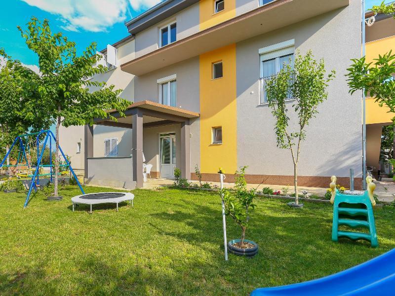 Kaštel Štafilić Apartments Damir מראה חיצוני תמונה