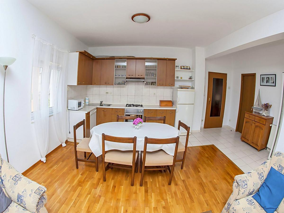 Kaštel Štafilić Apartments Damir מראה חיצוני תמונה