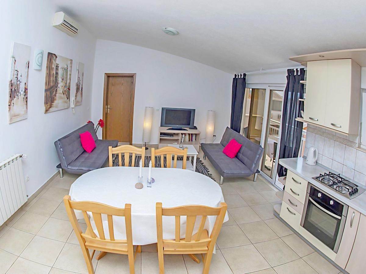 Kaštel Štafilić Apartments Damir מראה חיצוני תמונה