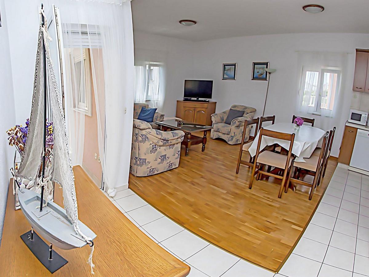 Kaštel Štafilić Apartments Damir מראה חיצוני תמונה