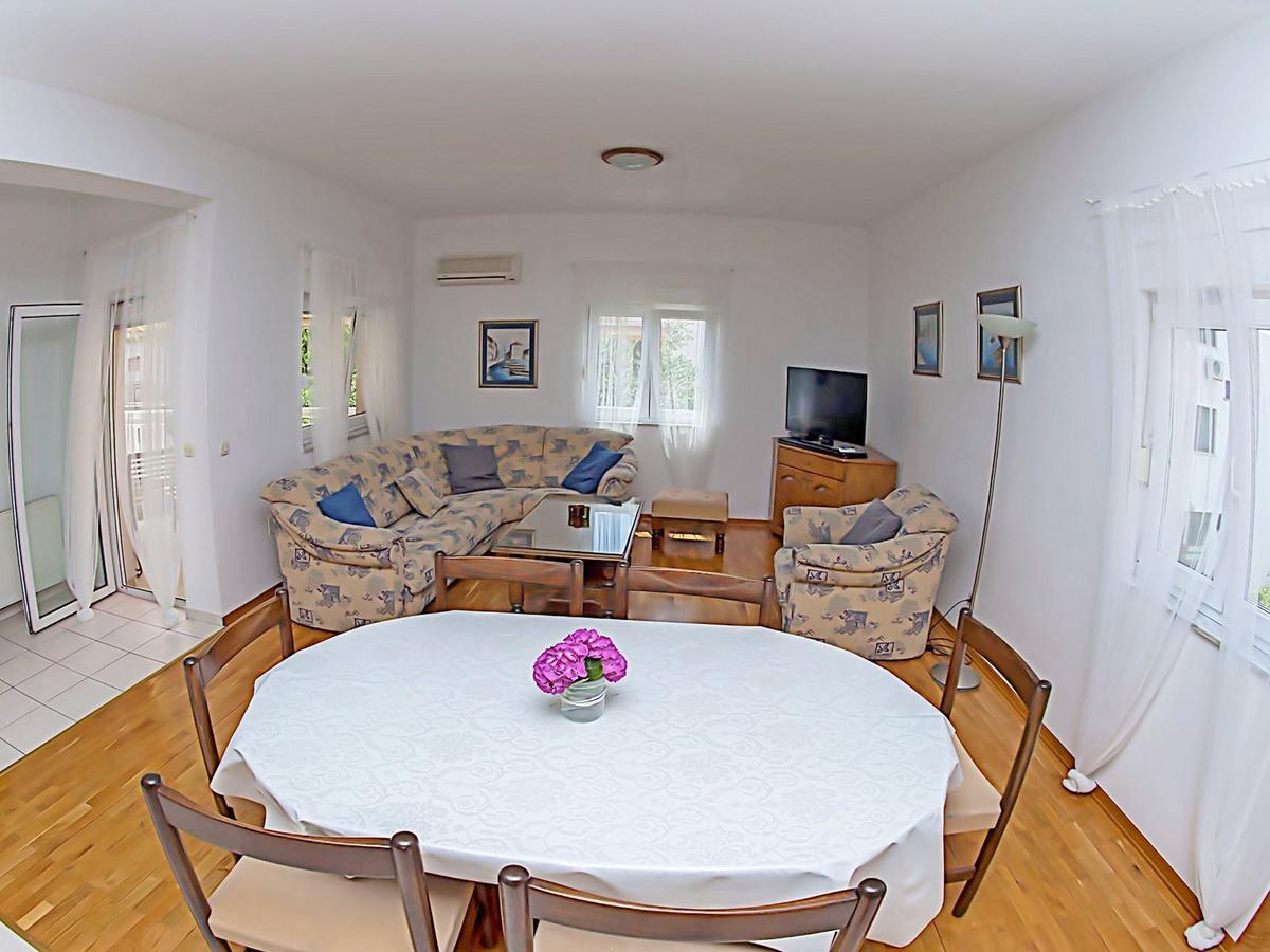 Kaštel Štafilić Apartments Damir מראה חיצוני תמונה