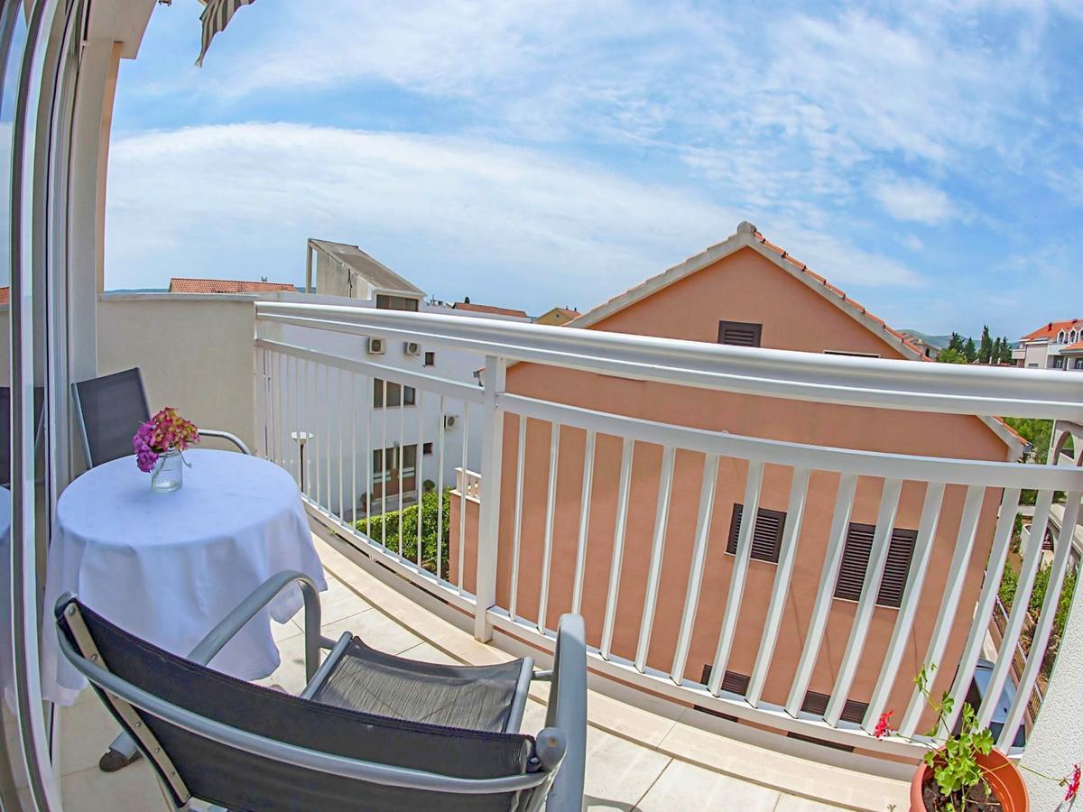 Kaštel Štafilić Apartments Damir מראה חיצוני תמונה