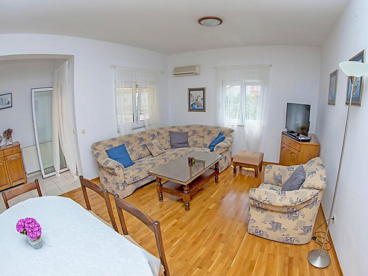 Kaštel Štafilić Apartments Damir מראה חיצוני תמונה